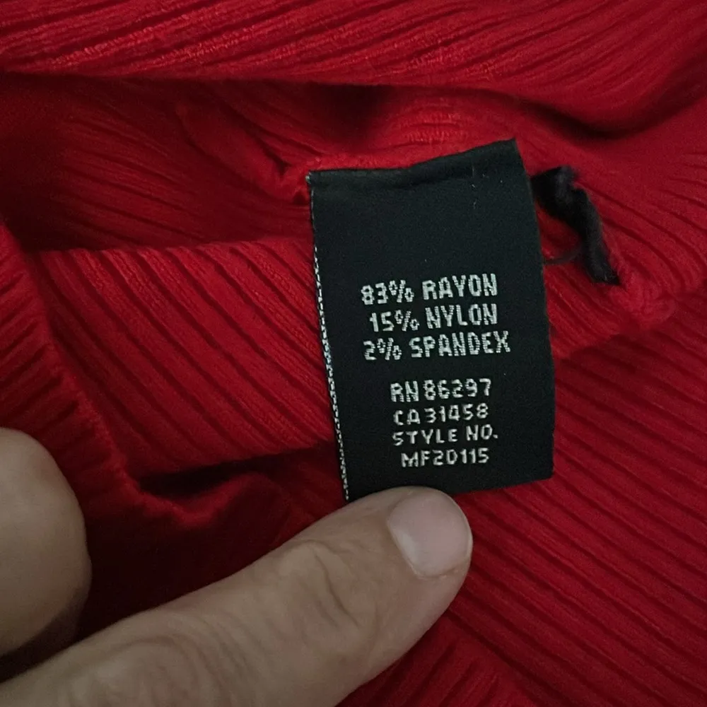 BCBGMAXAZRIA Red Turtleneck Sweater Size Medium - Image 6