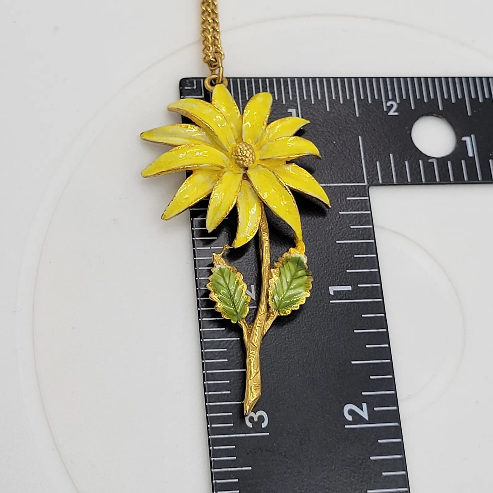 Yellow Daisy Flower Pendant Necklace Gold Tone Chain Enamel Fashion Accessories - Image 12
