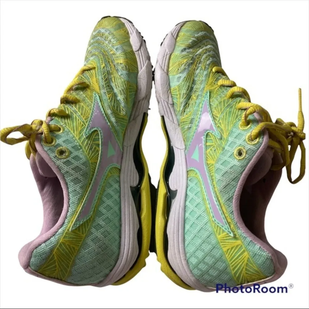 Mizuno Wave Sayonara Women's Size‎ 7 Running Shoes J1GD133068 Green Yellow Pink - Image 5