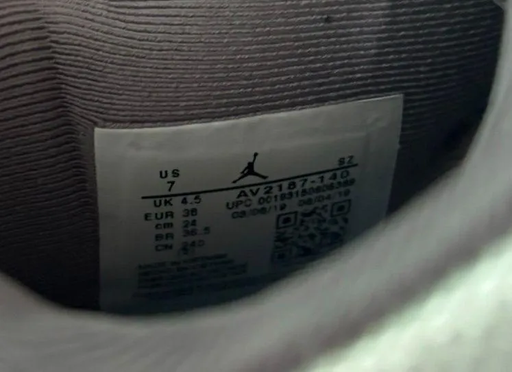 Nike Retro Low 11 Grey - Image 4