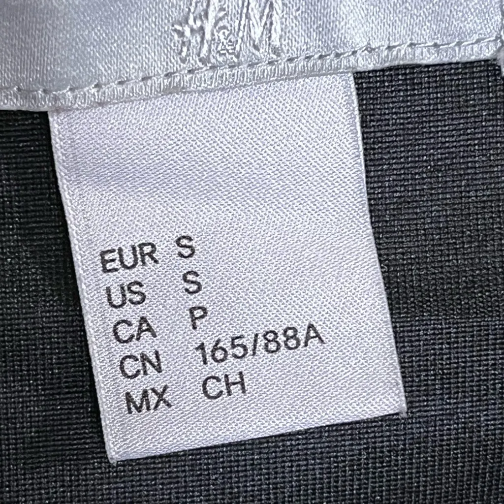 H&M Black White Speckled Peplum Top Long Bell Sleeve Women’s Size S - Image 4