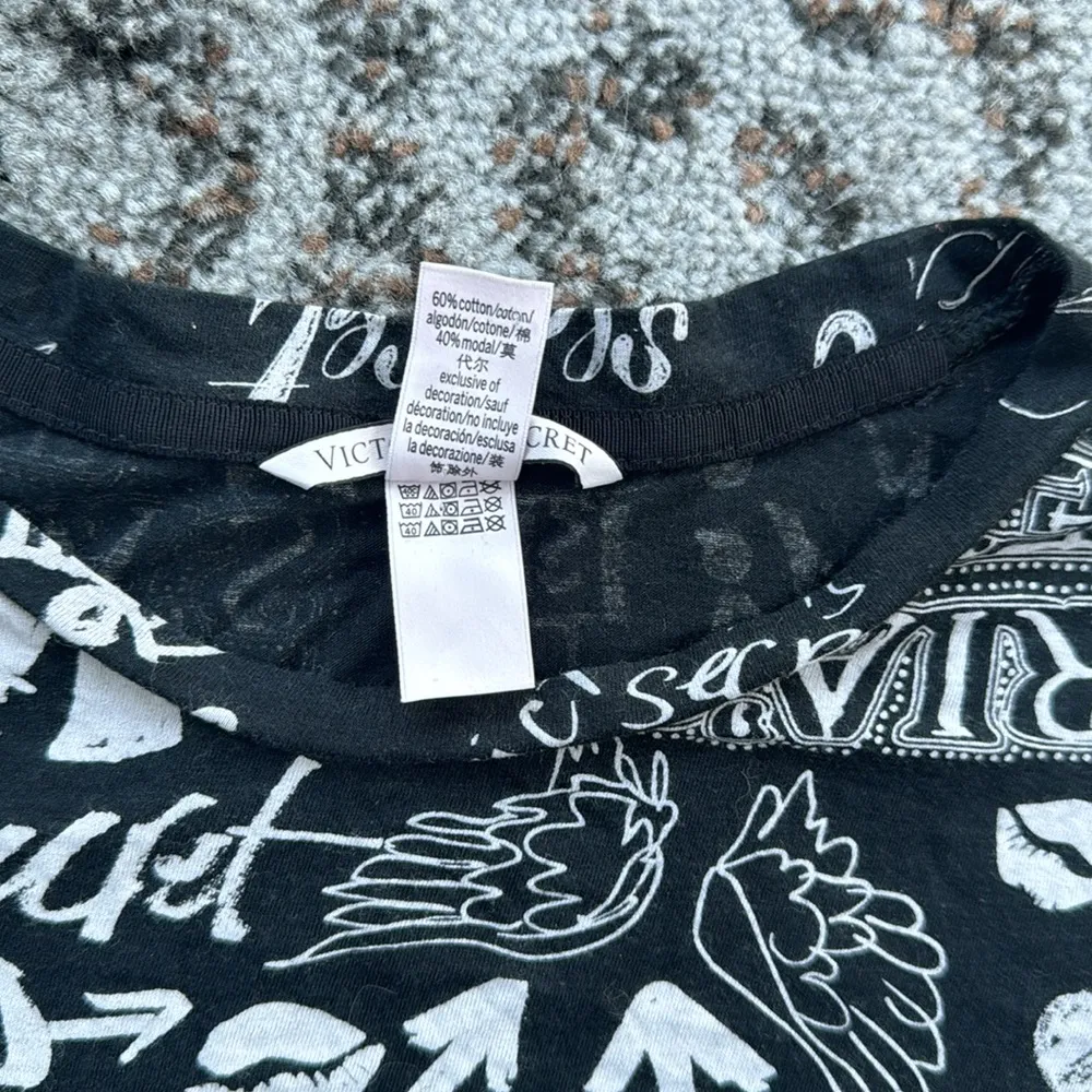 Victoria’s Secret Graffiti Dream Angels Tee Black Small - Image 4