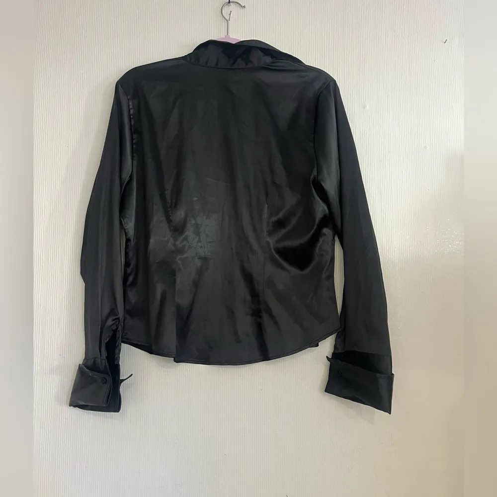 Gloria Vanderbilt Black Satin Blazer - Image 6