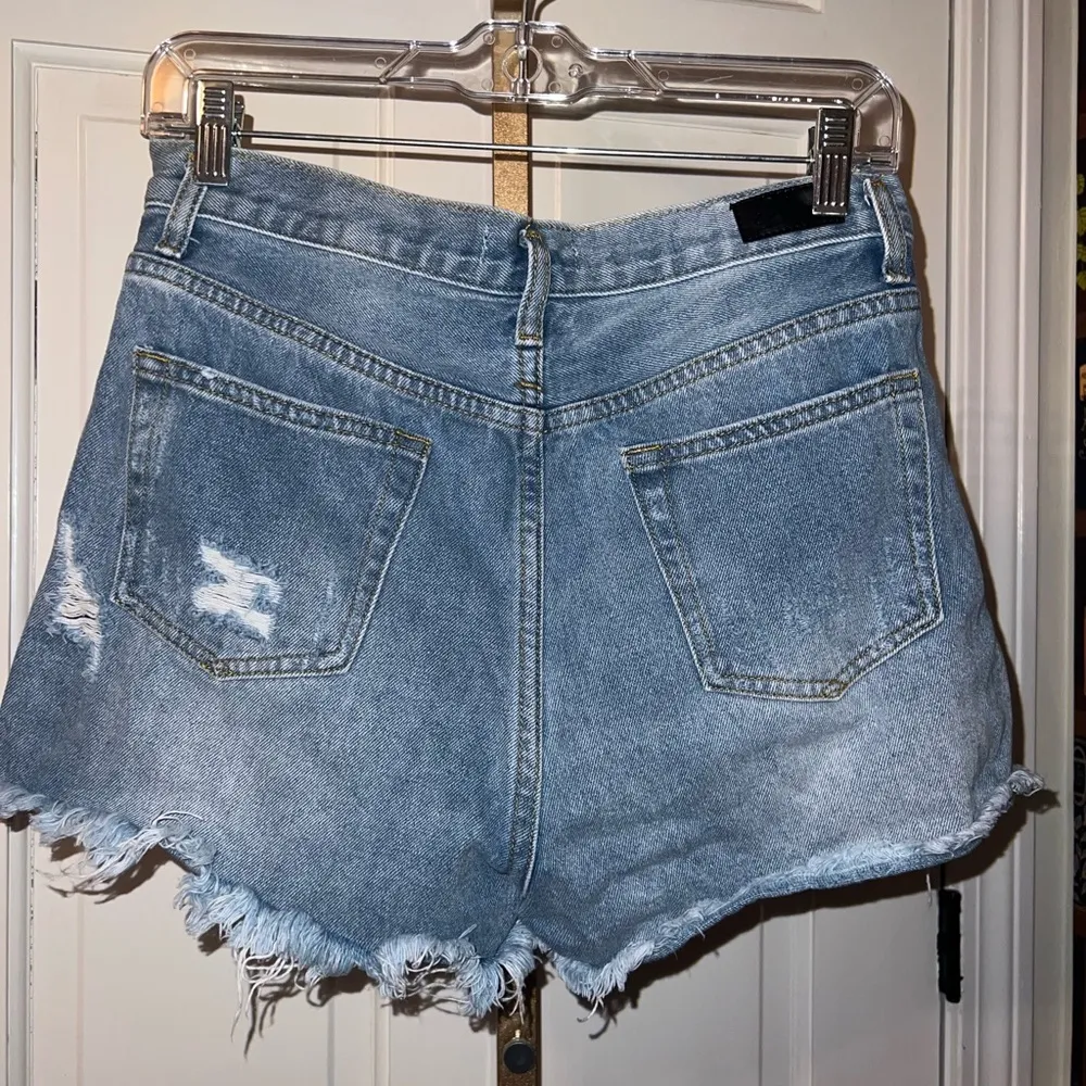 Elan Blue High-Waisted Jean Shorts with Distressed Hem Size Medium - Image 5