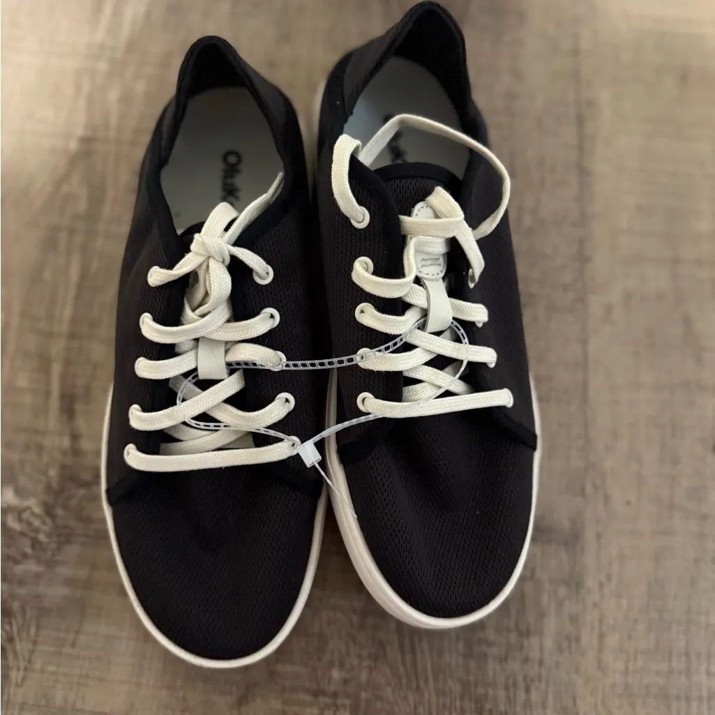 OluKai Pehuea Lī women's size 7.5 sneakers in black mesh Nwob - Image 2