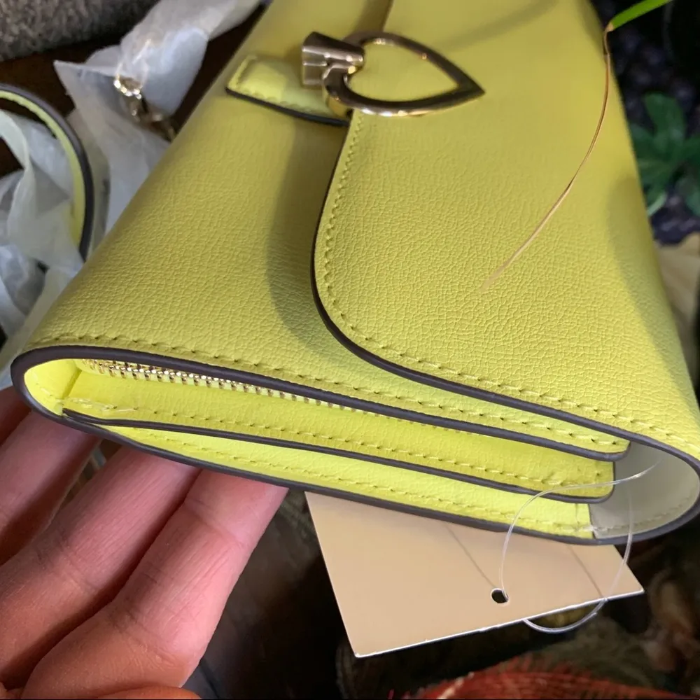 Authentic Kate Spade leather turnlock Crosb/wallet - Image 4