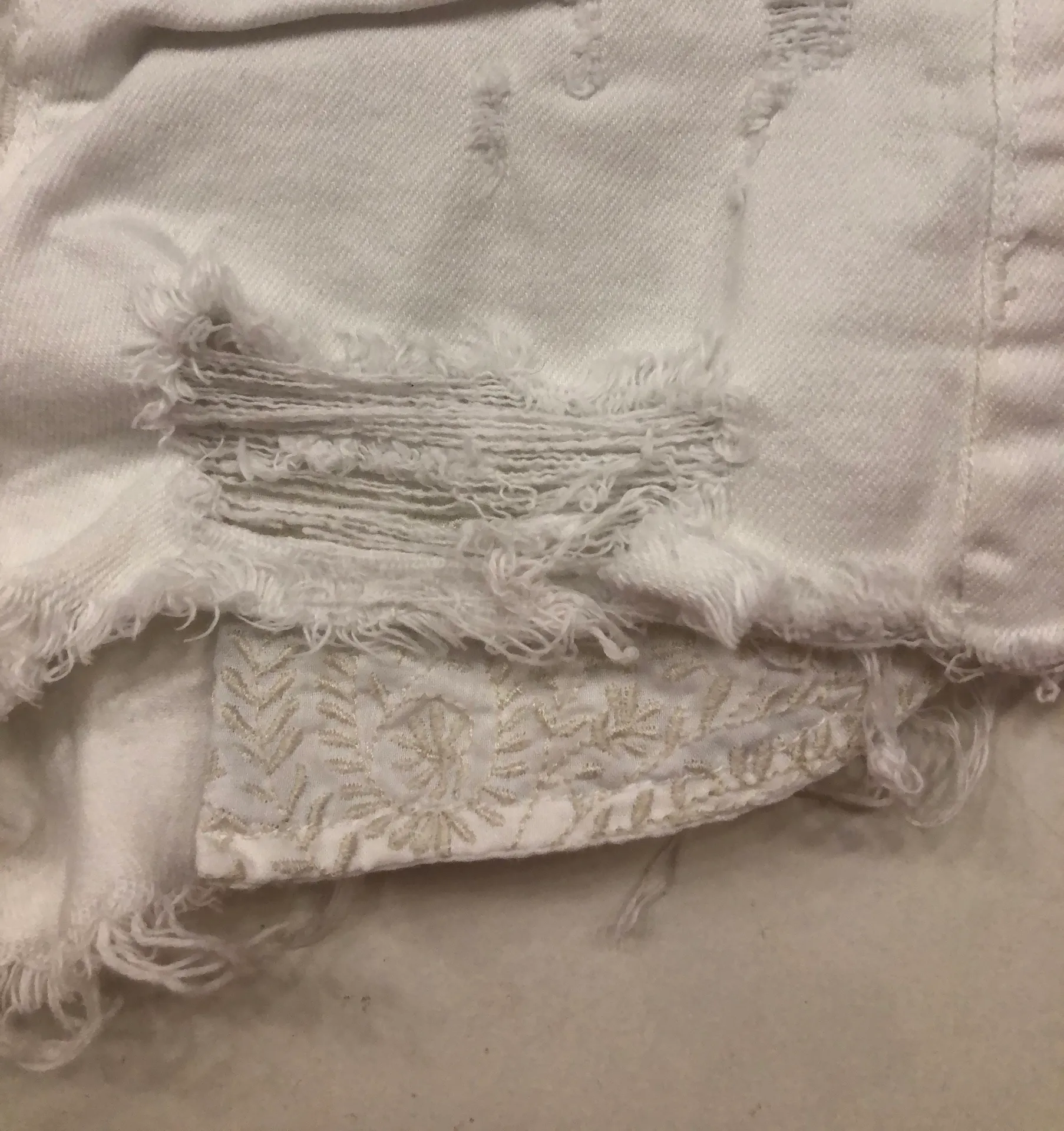 American Eagle White Denim Shorts - Image 3