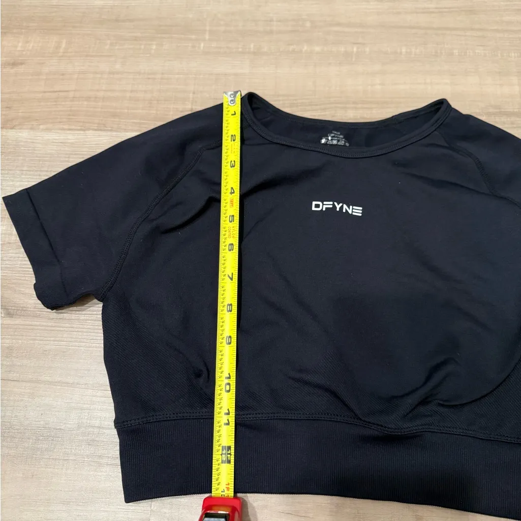 DFYNE Black Women's Crop Top - Image 7
