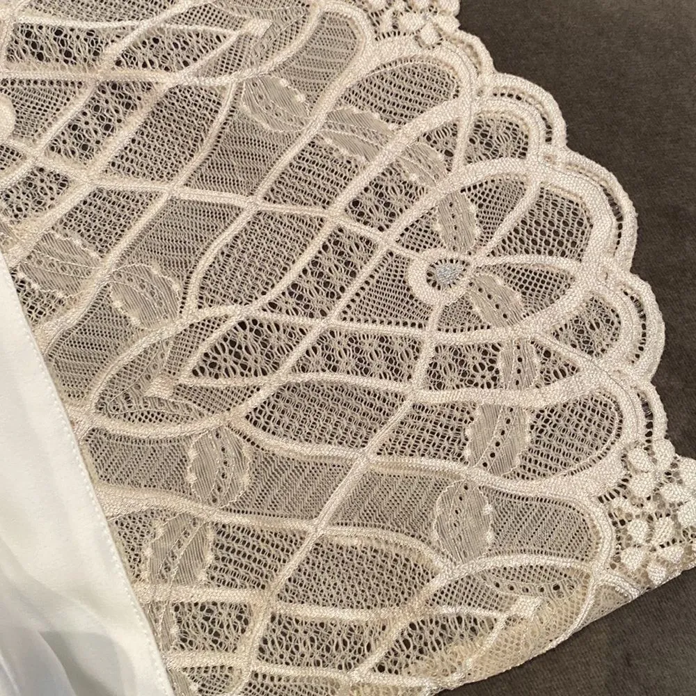 Women’s Flora Nikrooz Ivory Robe Size L NWT *READ - Image 10