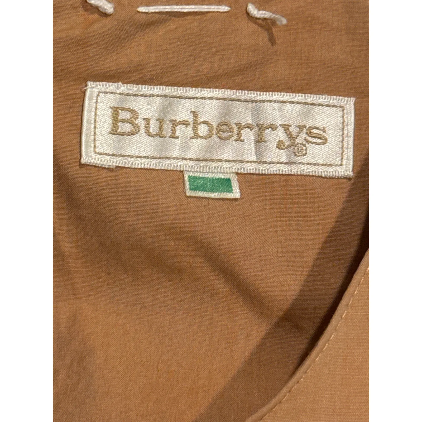70's Burberrys Tan day dress Embroidered Crest, boulton zip & size tab small - Image 13