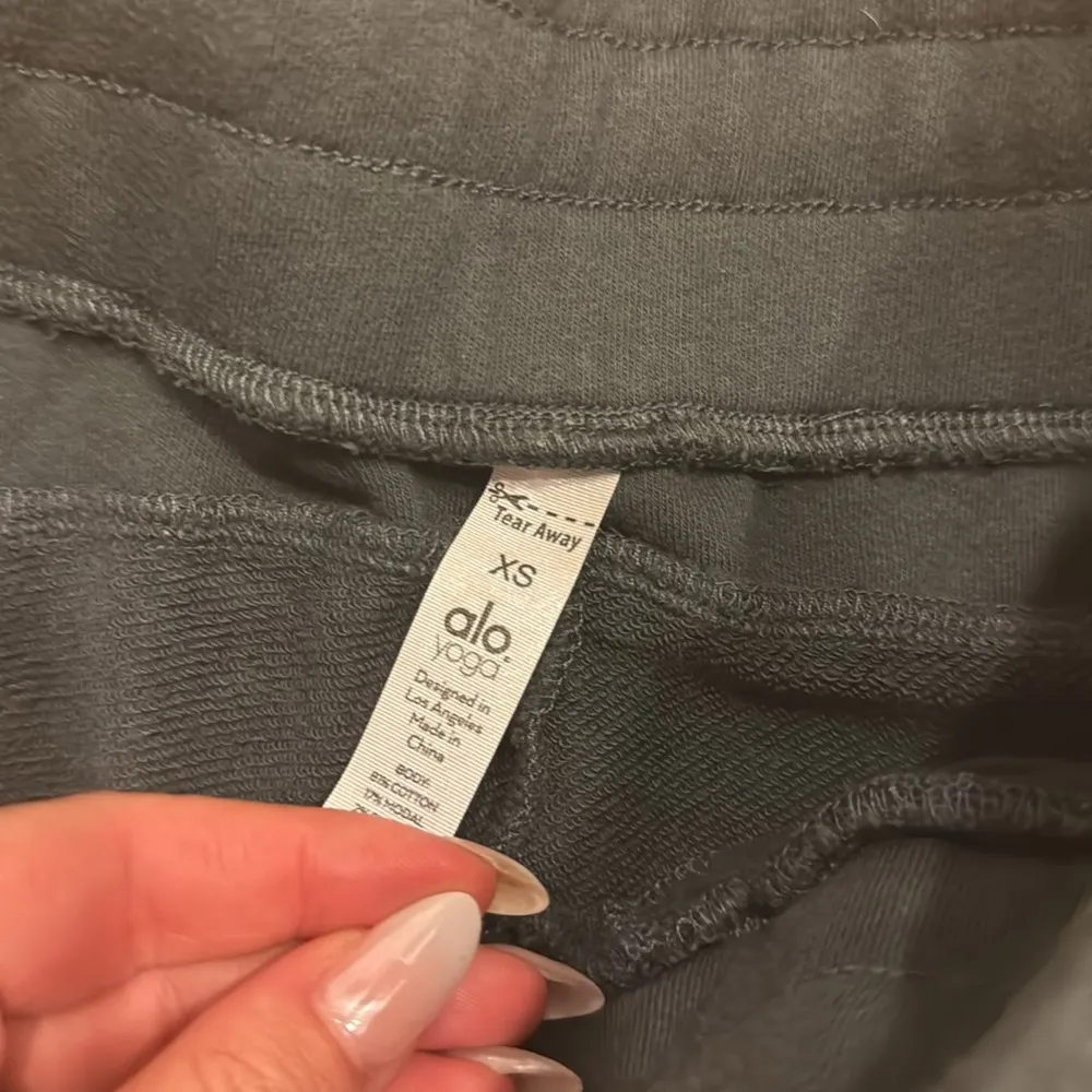 alo sweats - Image 3