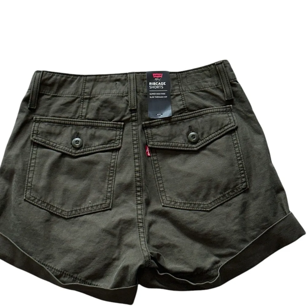 NWT LEVI'S Ribcage Womens Utility Shorts Olive Green High Rise Flap Pockets - Image 7