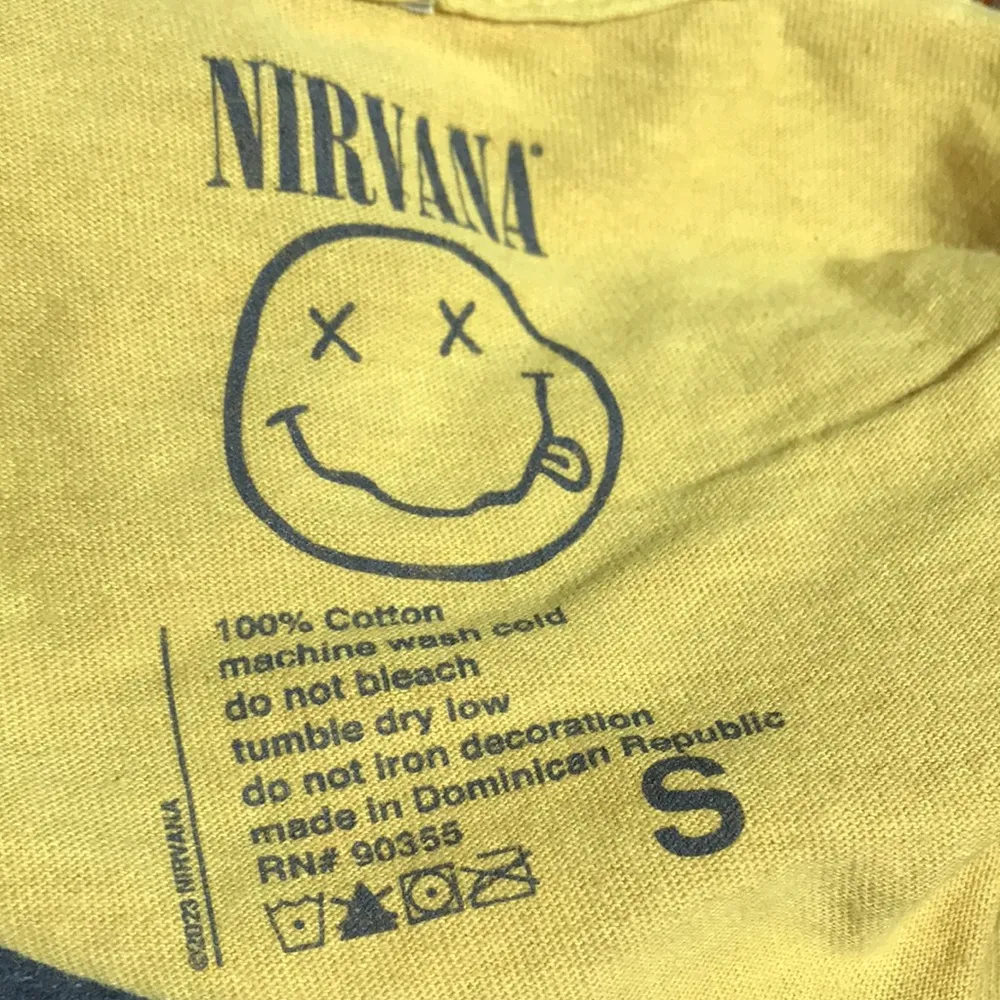 Urban Outfitters Nirvana Tee Graphic Band T-Shirt Yellow/Green Small 100% Cotton - Image 3