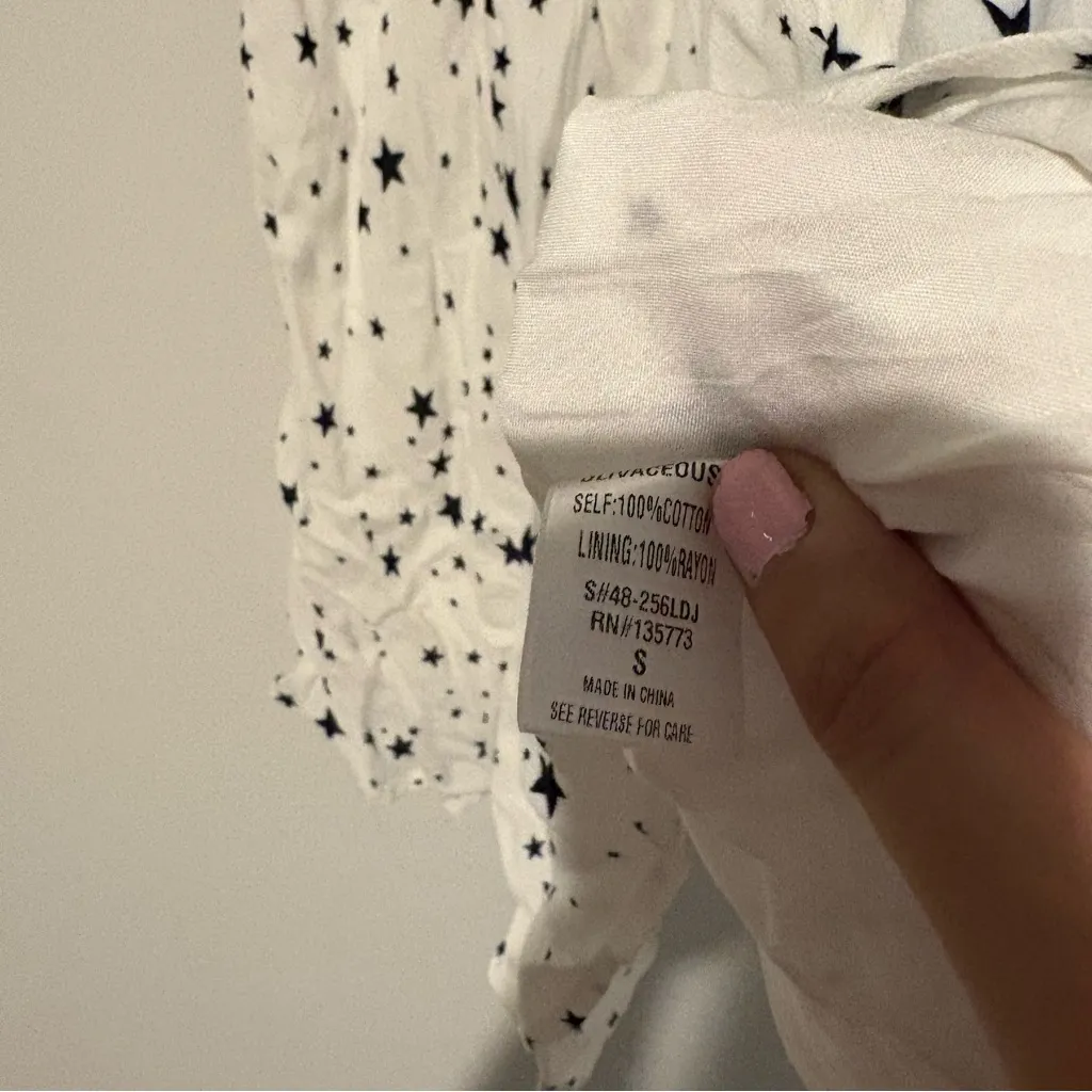 Olivaceous cold shoulder tie strap Romper white‎ Black Star Pattern size small - Image 4