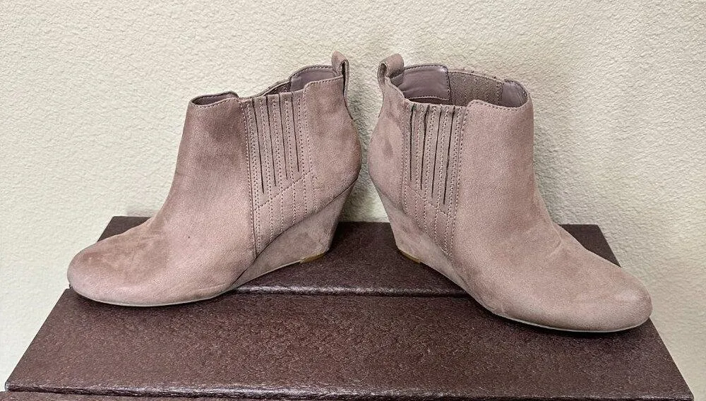 REPORT Gavin Style Suede Wedge Booties Shooties - Image 5