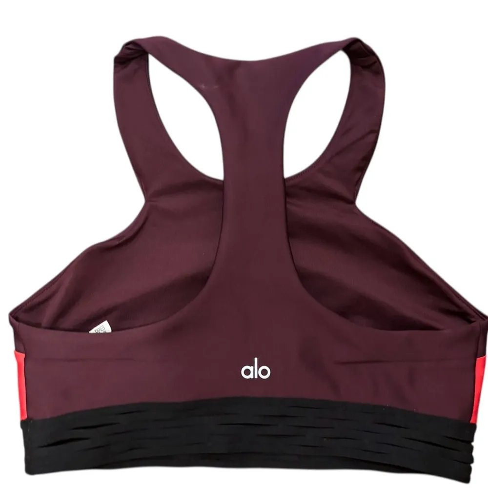 ALO YOGA Endear Bra size M run jog workout EUC - Image 2