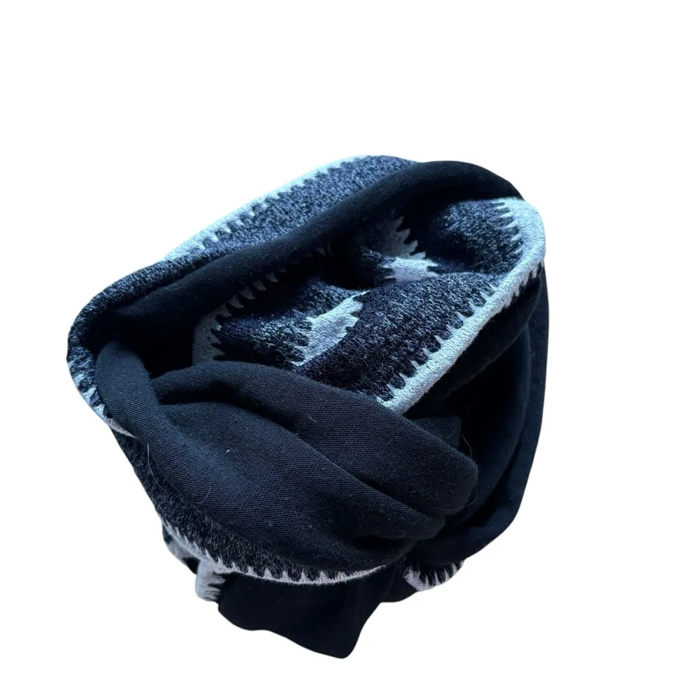 Striped Black and White Scarf - Image 2