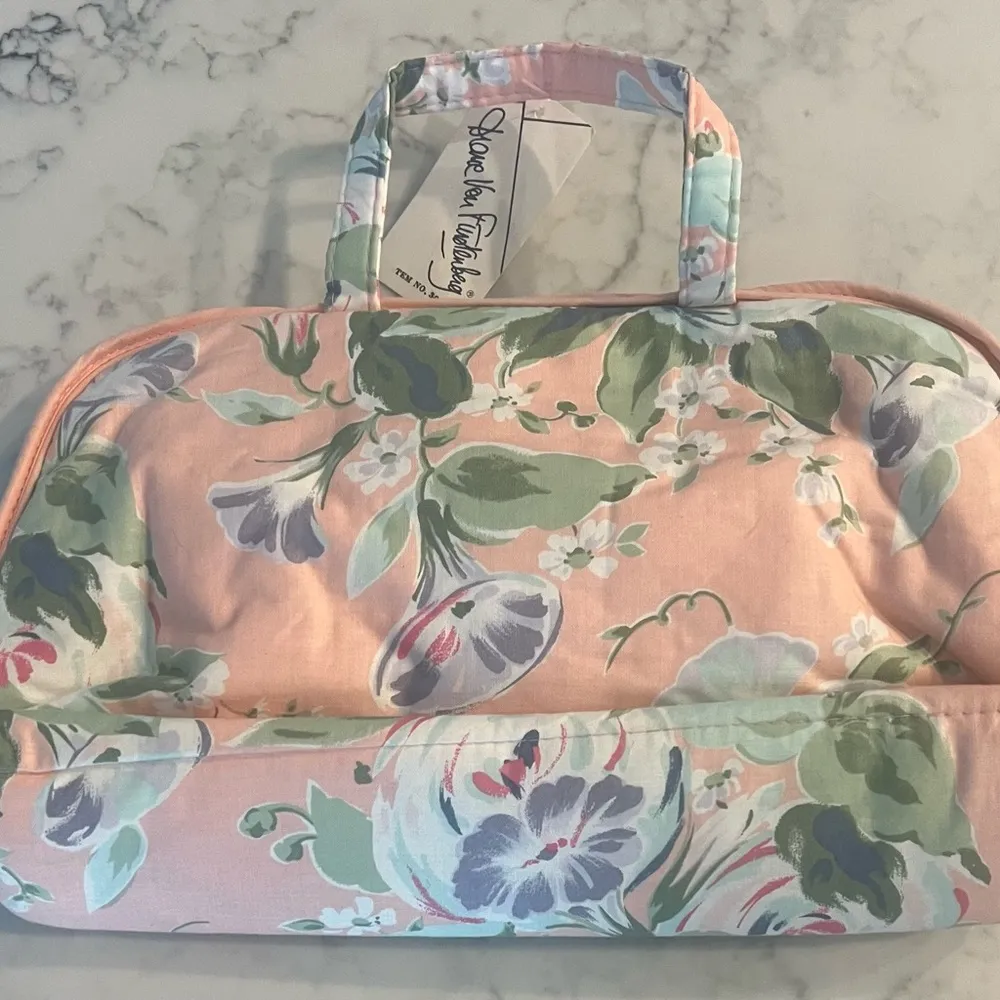 New Diane Von Furstenberg Vintage Makeup Bag Peach Floral - Image 4
