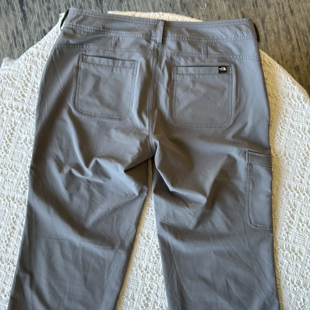 The North Face Gray Cargo Pants Lightweight and Quick-Drying - Image 6