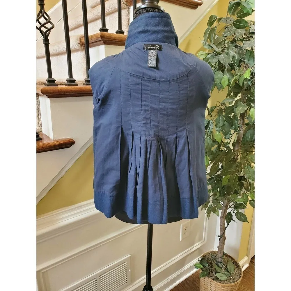 Better B Blazer. Size Small Blue With Blue Buttons - Image 8