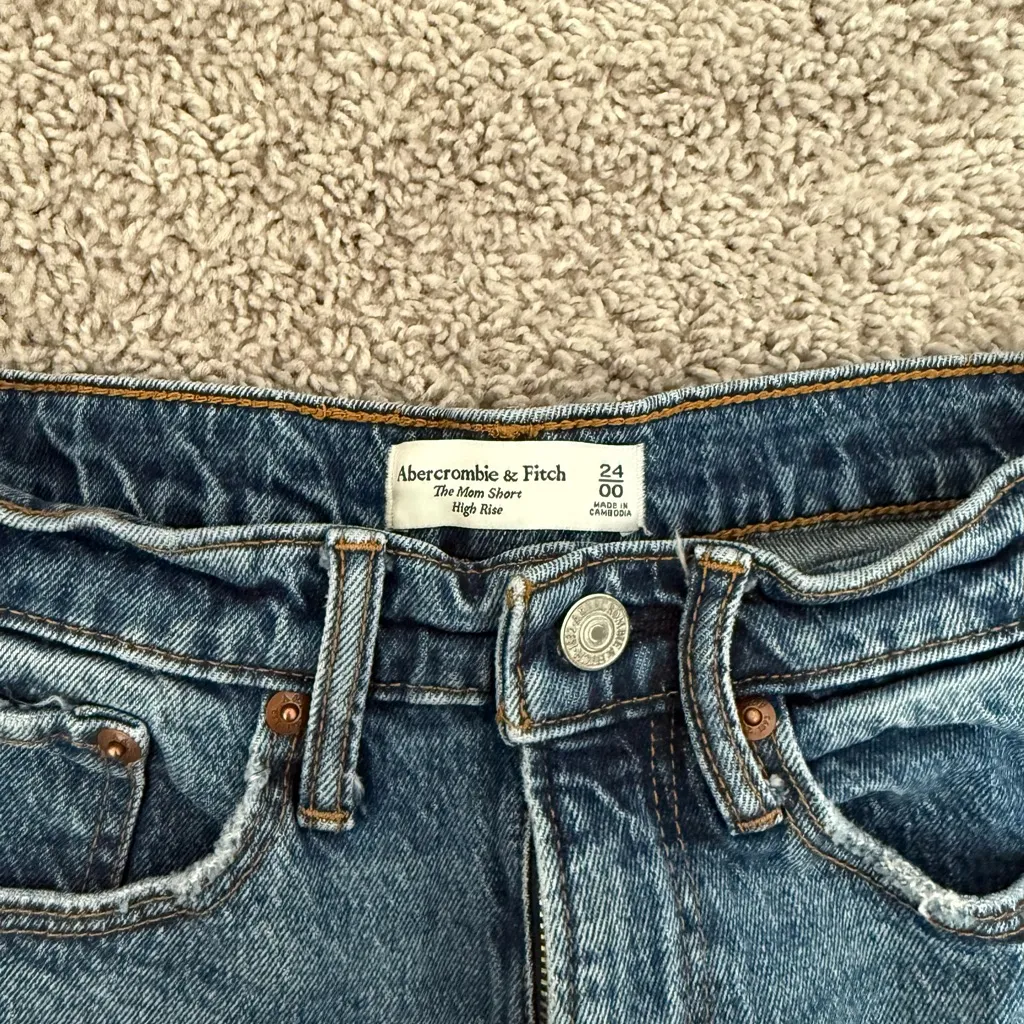 Abercrombie & Fitch Women's The Mom Short High Rise Denim Jean Shorts - Image 2