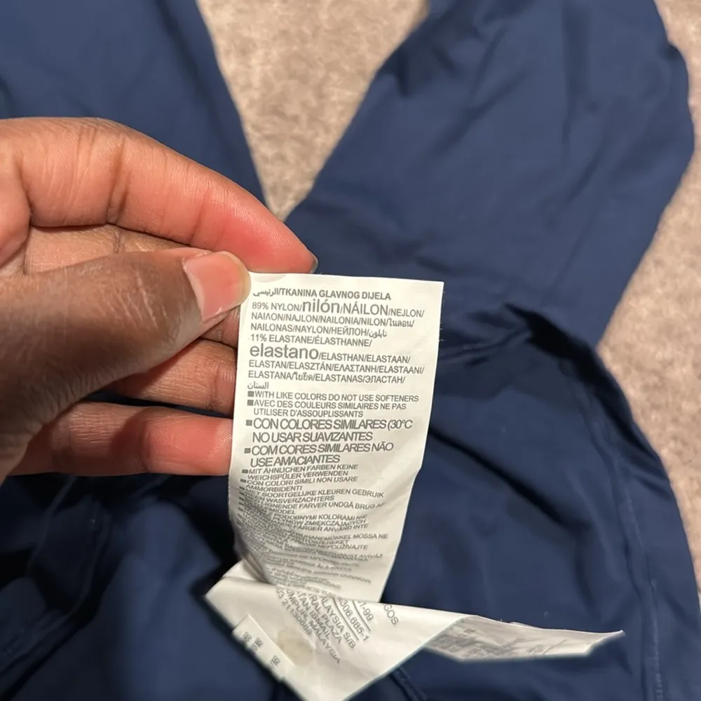 Under Armour  Heat Gear Top SIZE L - Image 2