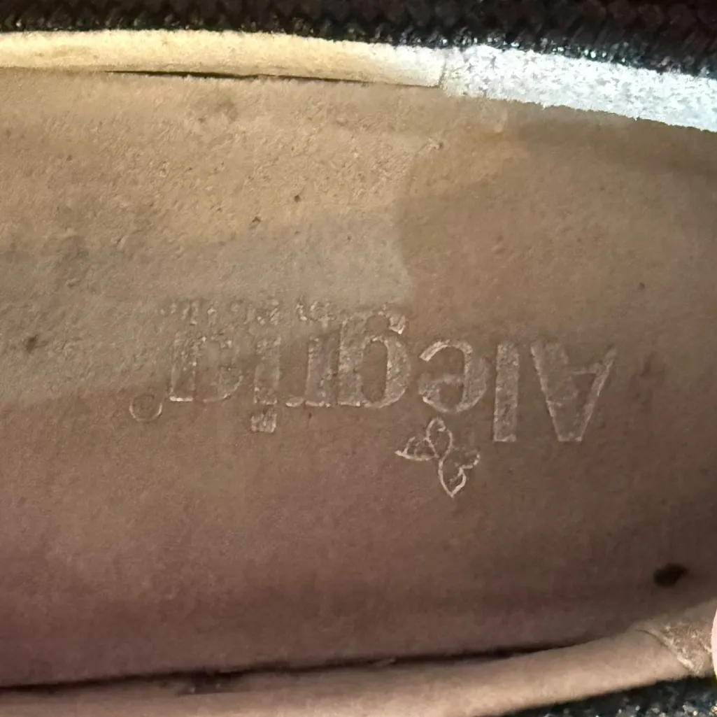 Alegria‎ Black Flats With Velcro Closure - Image 7