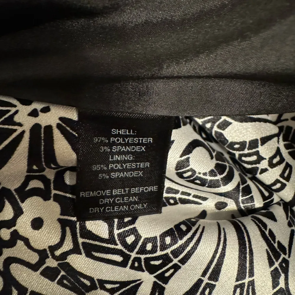 NEW WHBM Black & white Floral Strapless
Lined Corse Sheath Stretchy Dress size 6 - Image 14