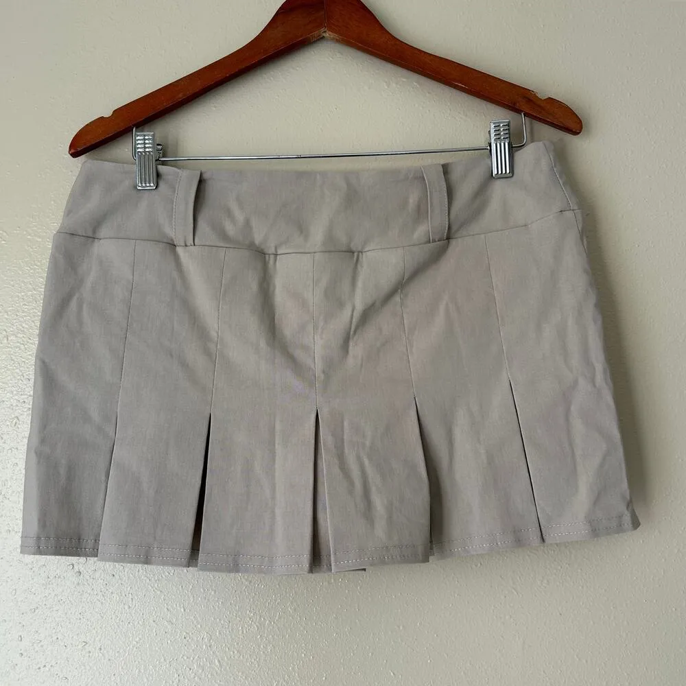 PrettyLittleThing Stone Pleated Drop V Front Miniskirt US Size 12 - Image 7