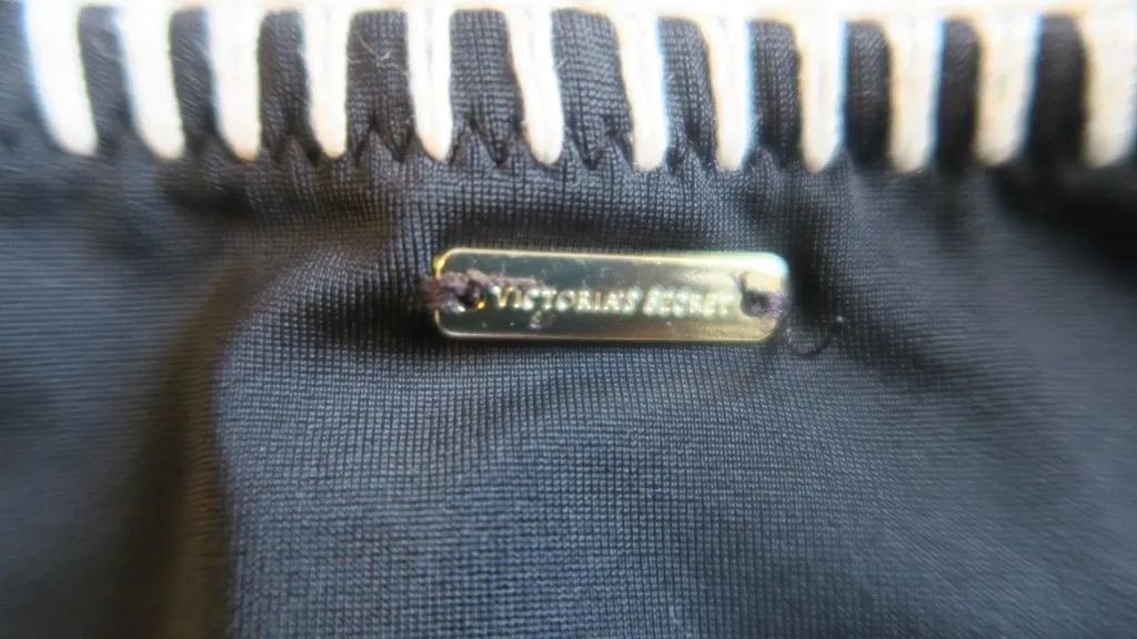 Victoria's Secret crocheted swimsuit bottoms in black and off white size XL. - Image 5