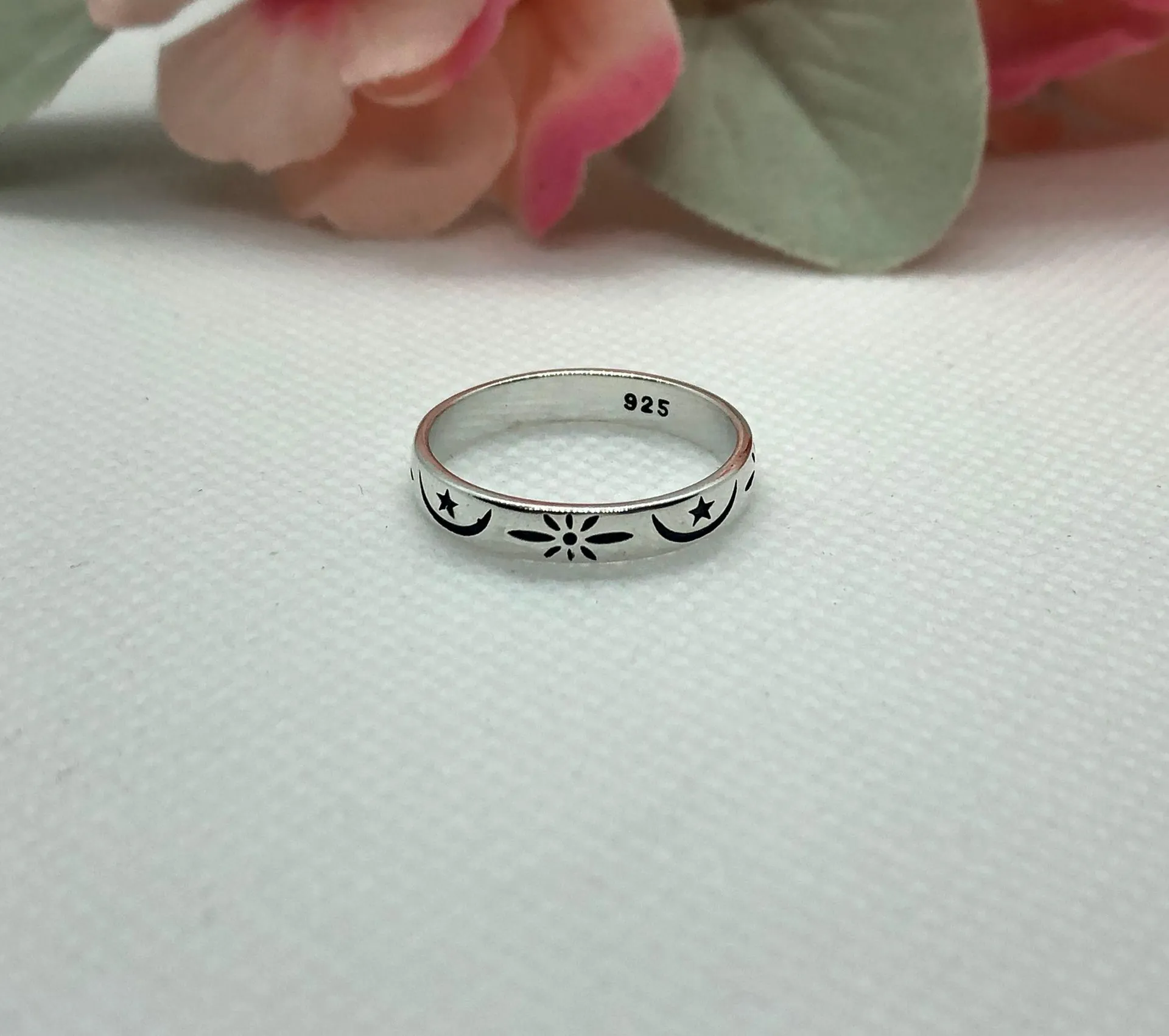 Light Up the Sky Ring Size 8 Silver - Image 10