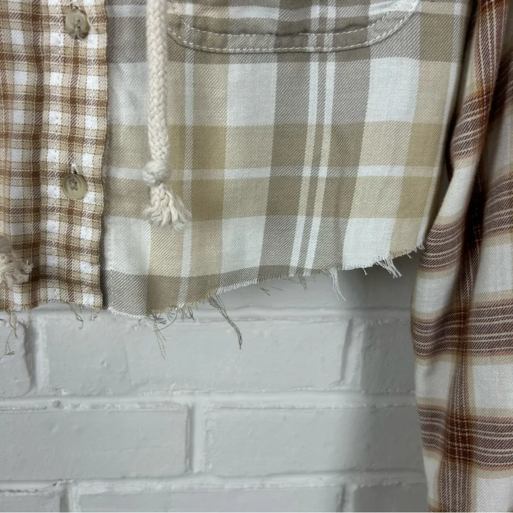 American Eagle Neutral Plaid Cropped Hoodie Shirt Size XXS - Image 5