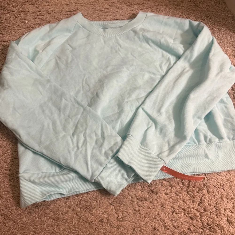 Colsie Women's Light Blue Fleece Lounge Shorts & Sweatshirt Set - Image 4