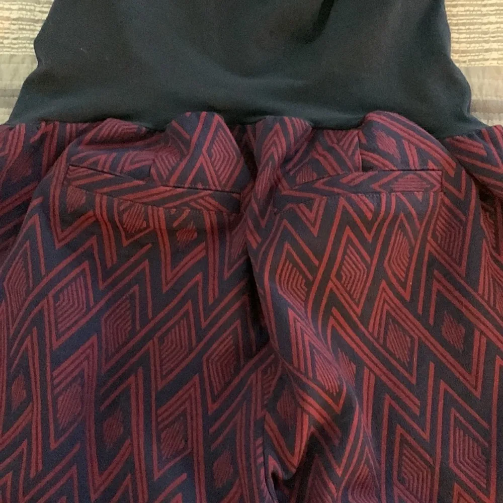 A Pea in the Pod Maternity Pants Chevron/Tribal Print Pants Size Small EUC #2363 - Image 6