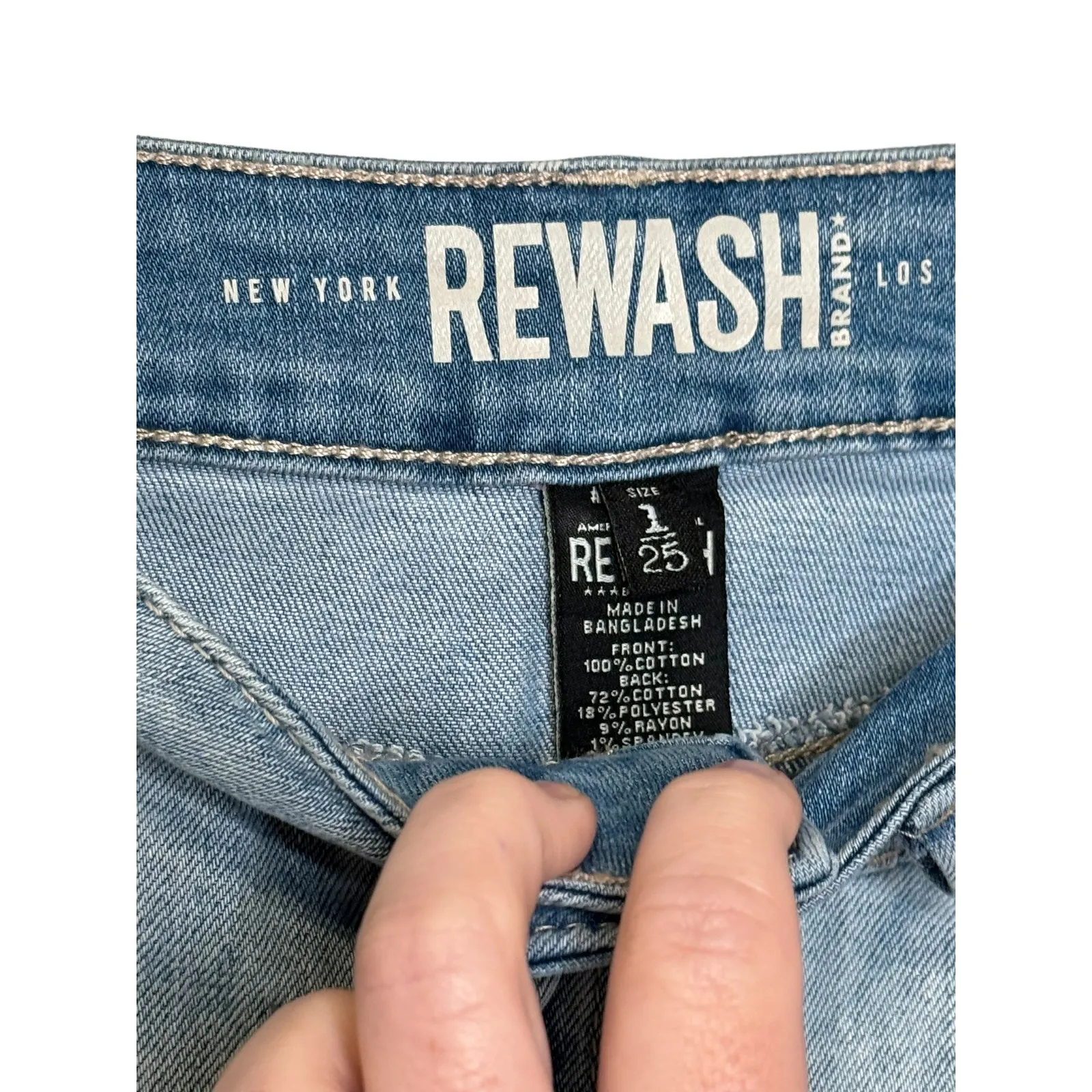Rewash Women's Shorts Vintage Reunion Bermuda‎ Distressed Raw Hem Denim 1/25 - Image 5