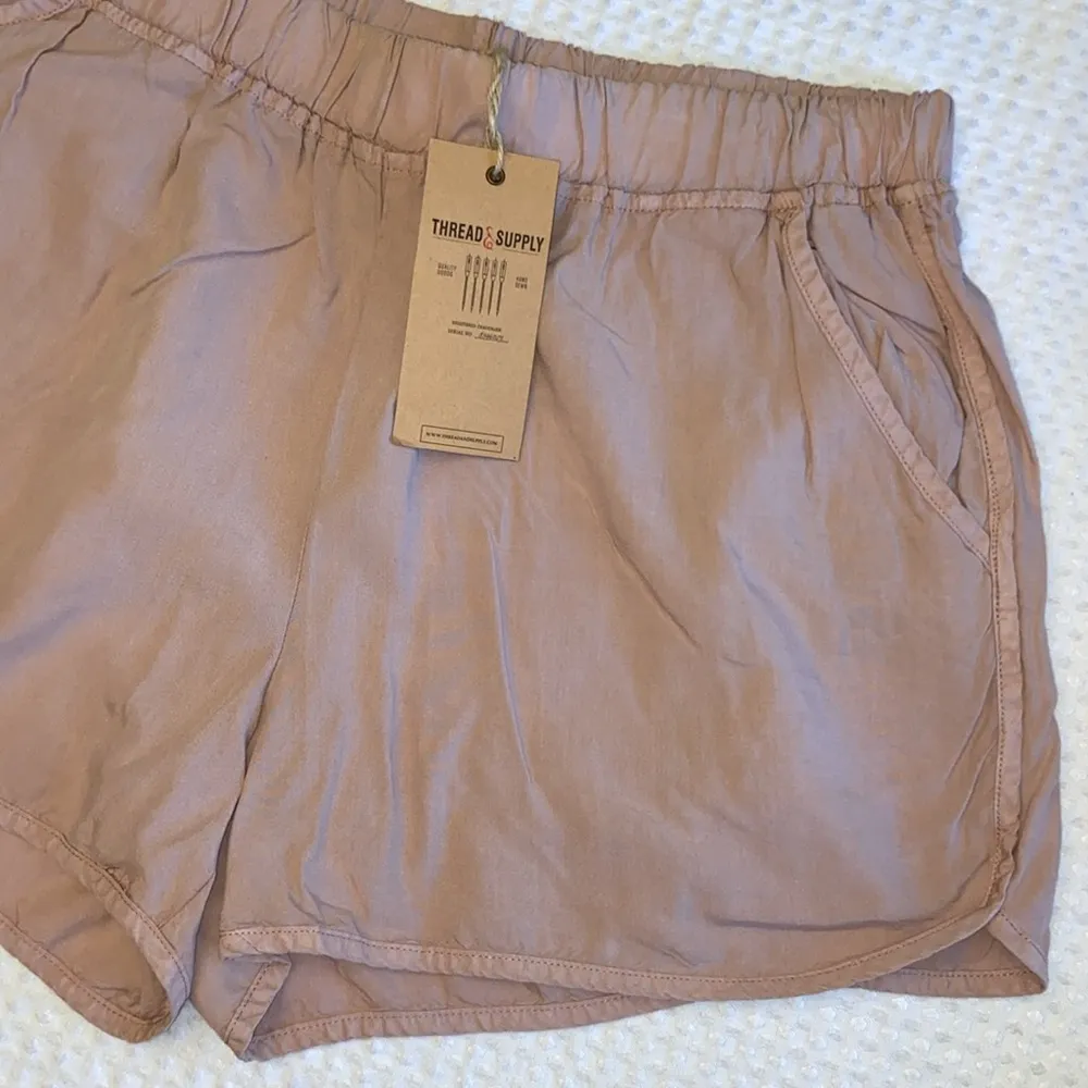 NEW! THREAD & SUPPLY Size LARGE Blush Pink Nude Elastic Waist Shorts Tencel - Image 4