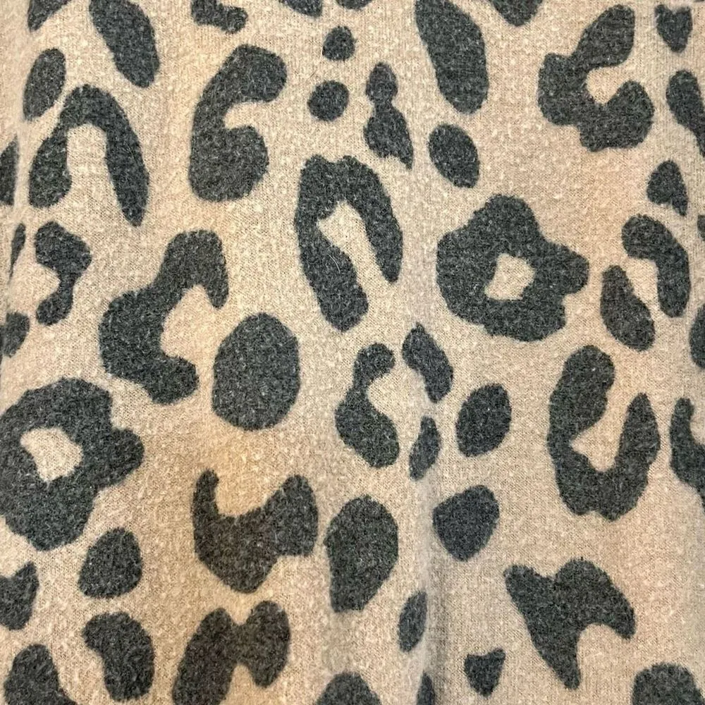 Cherish Women’s Leopard Soft Sweatshirt Medium - Image 3