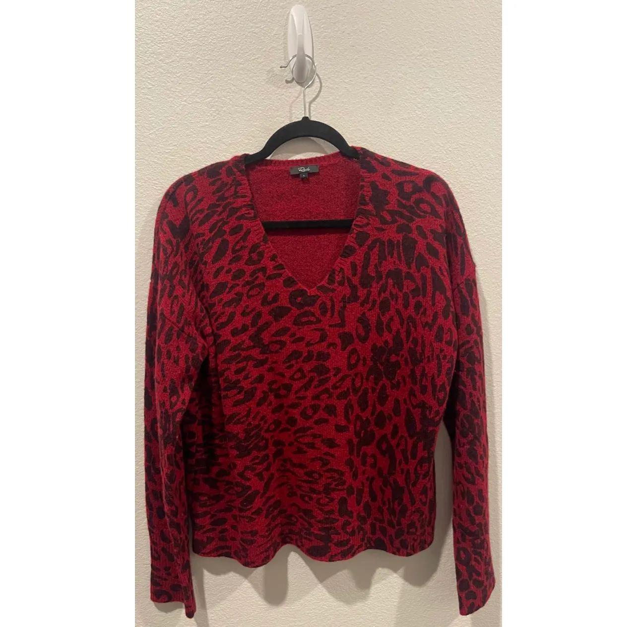 Gracie Leopard Print V-Neck Sweater - Image 2