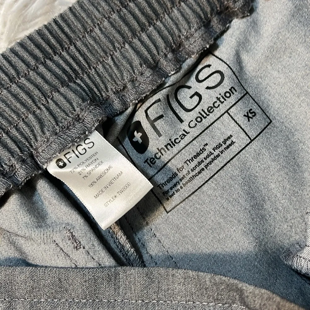 FIGS  technical pants XS - Image 3