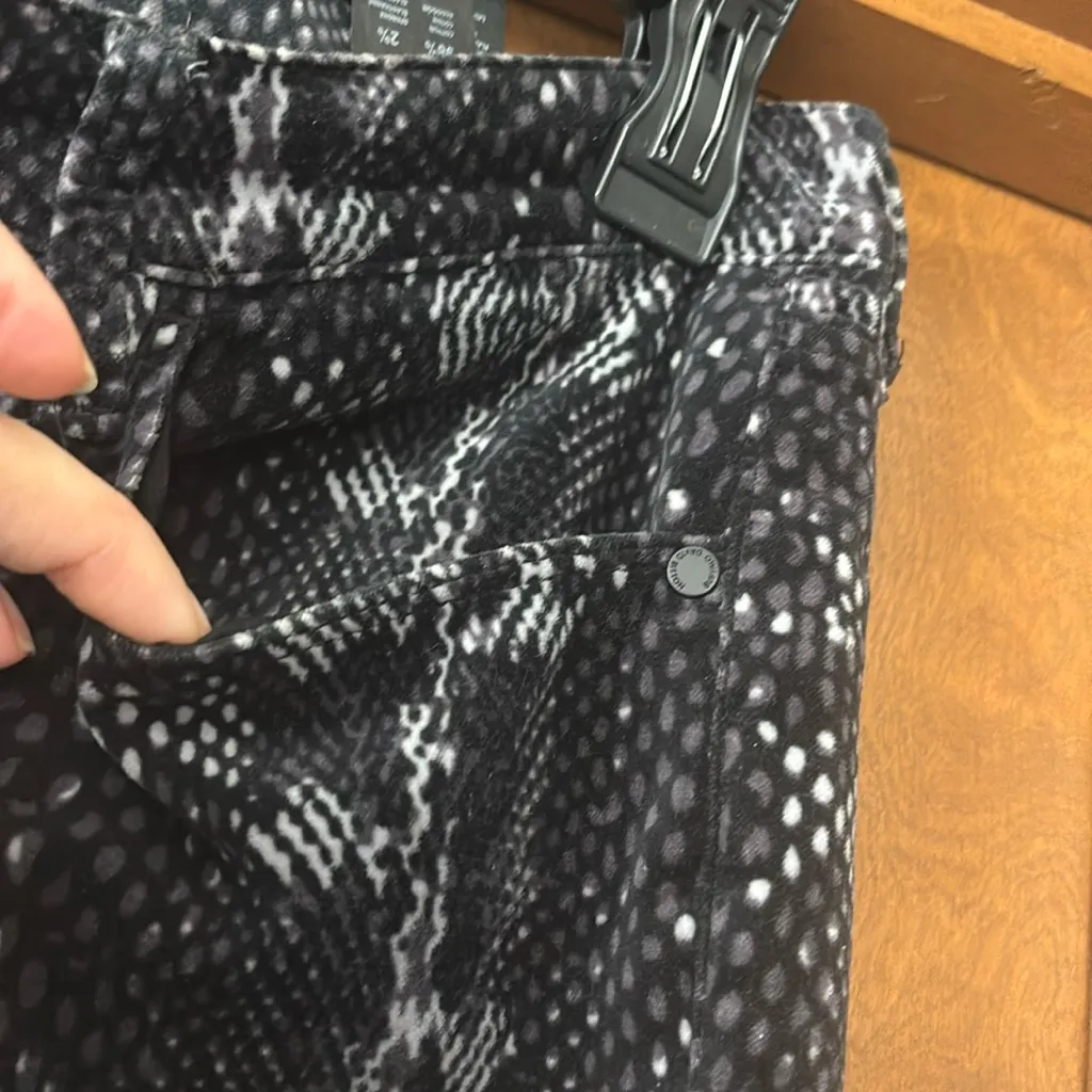 Buffalo David Bitton ladies Faith black gray snake straight leg pants - Image 5