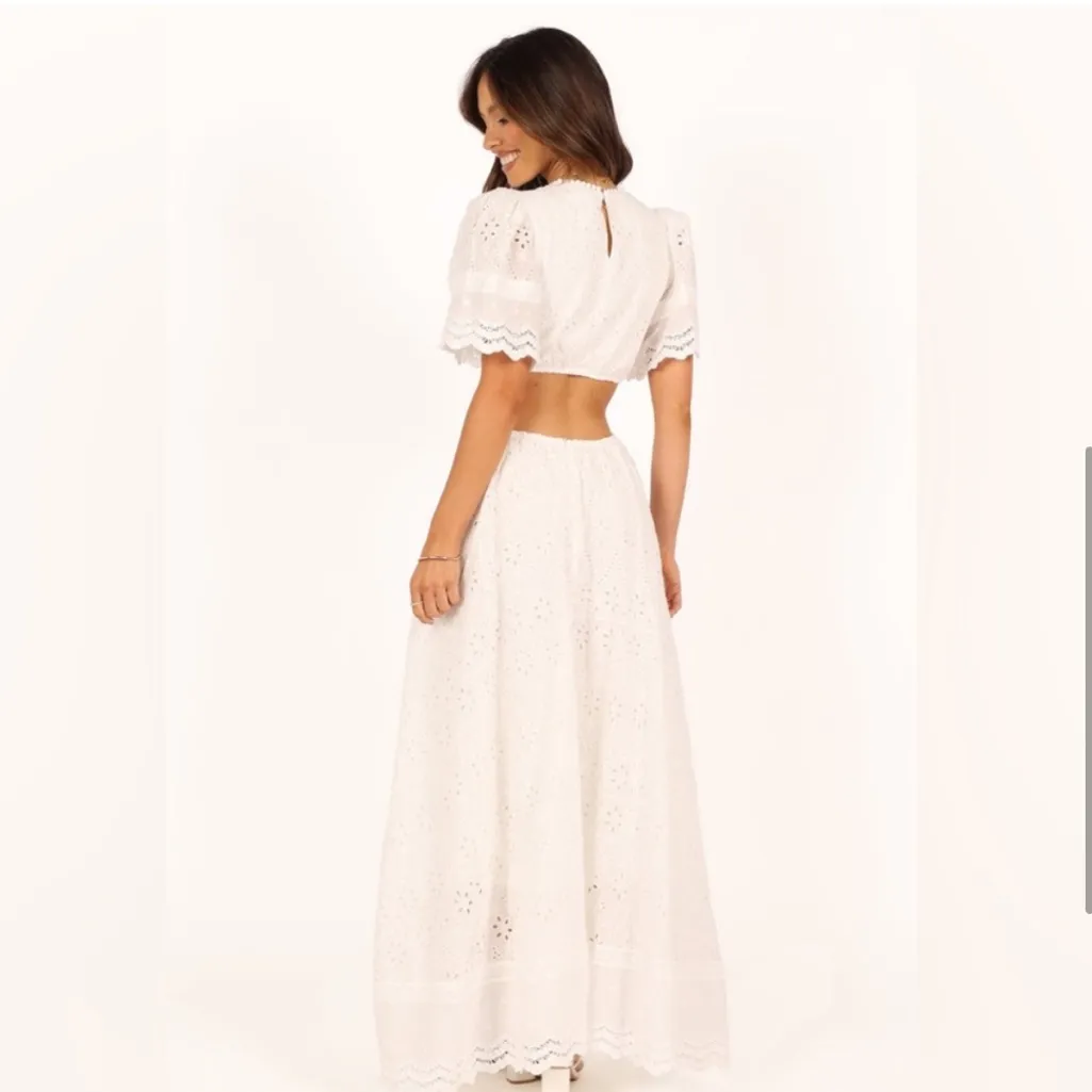 Petal & Pup MERLETTO CUT OUT MAXI DRESS WHITE Size S - Image 3