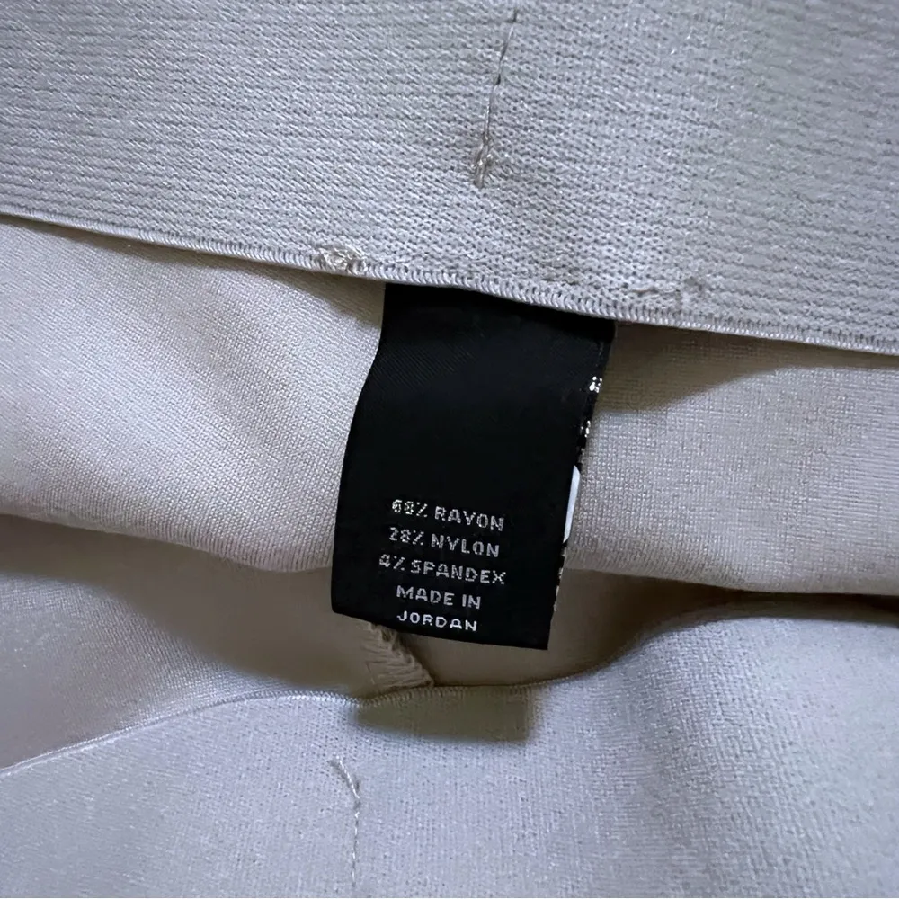 Slim Factor Pants by Investments Womens Cream Capri  Flare  Ponte  NWT SZ L - Image 3