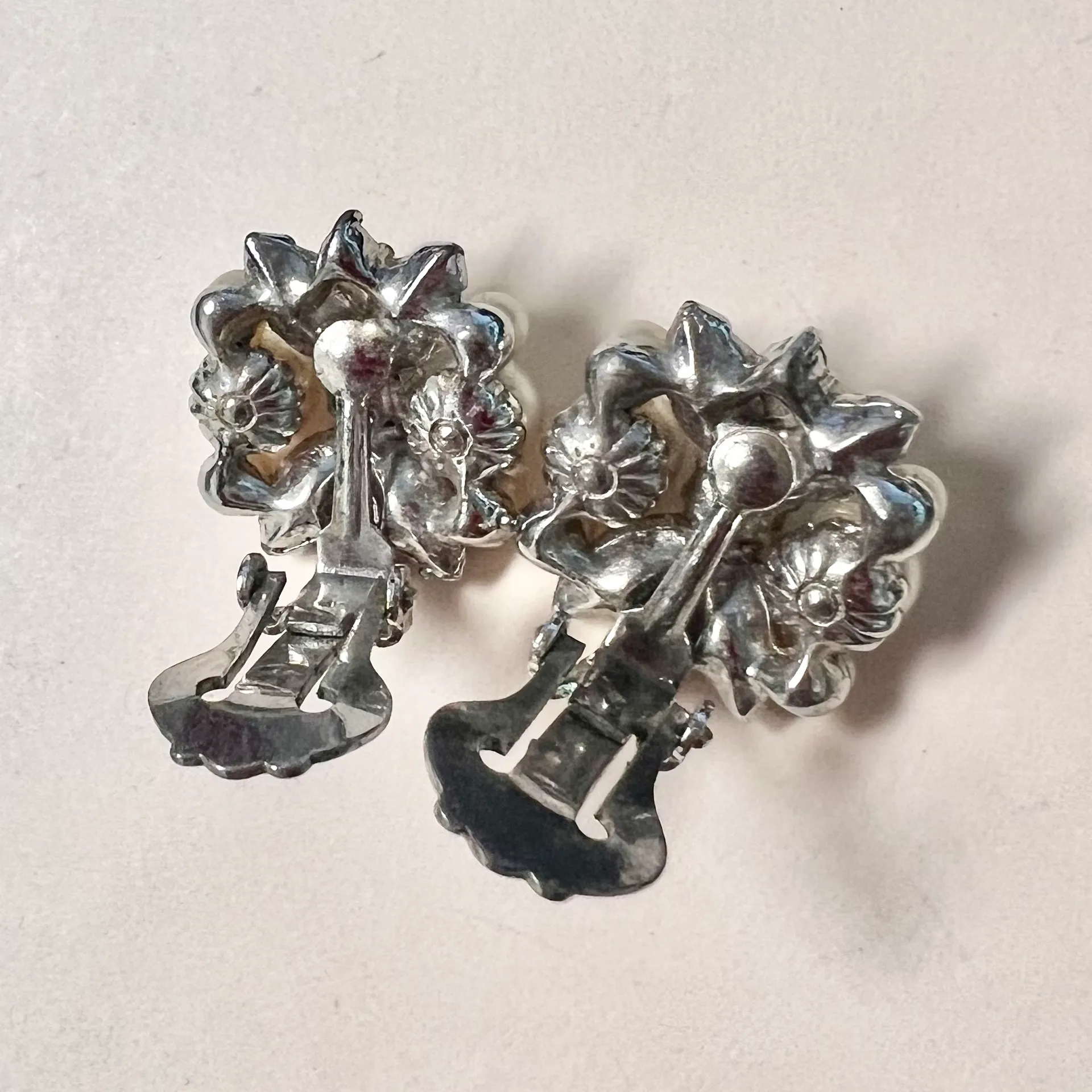 Faux Pearl Clear Rhinestone Silver Tone Clip On Earrings Signed Vintage - Image 3