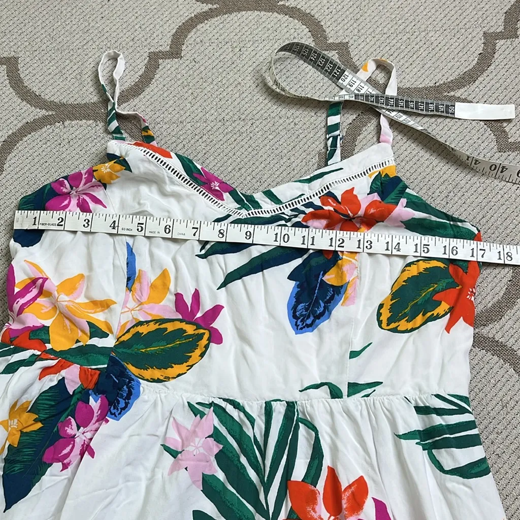 Old Navy Sleeveless Empire Smocked Cami White Floral Midi Dress, size large - Image 6