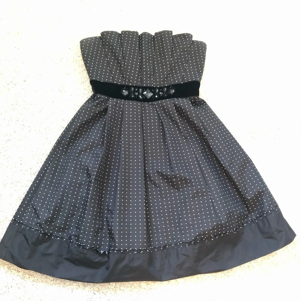 BCBG maxazria prom event mini dress, size 8 - Image 2