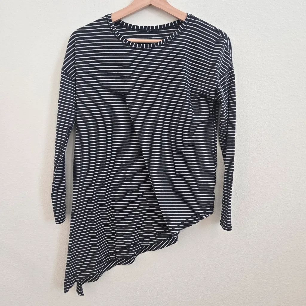 Lululemon To The Point Yoga Womens Gray Stripe Long Slv Tie Asymmetrical small - Image 4