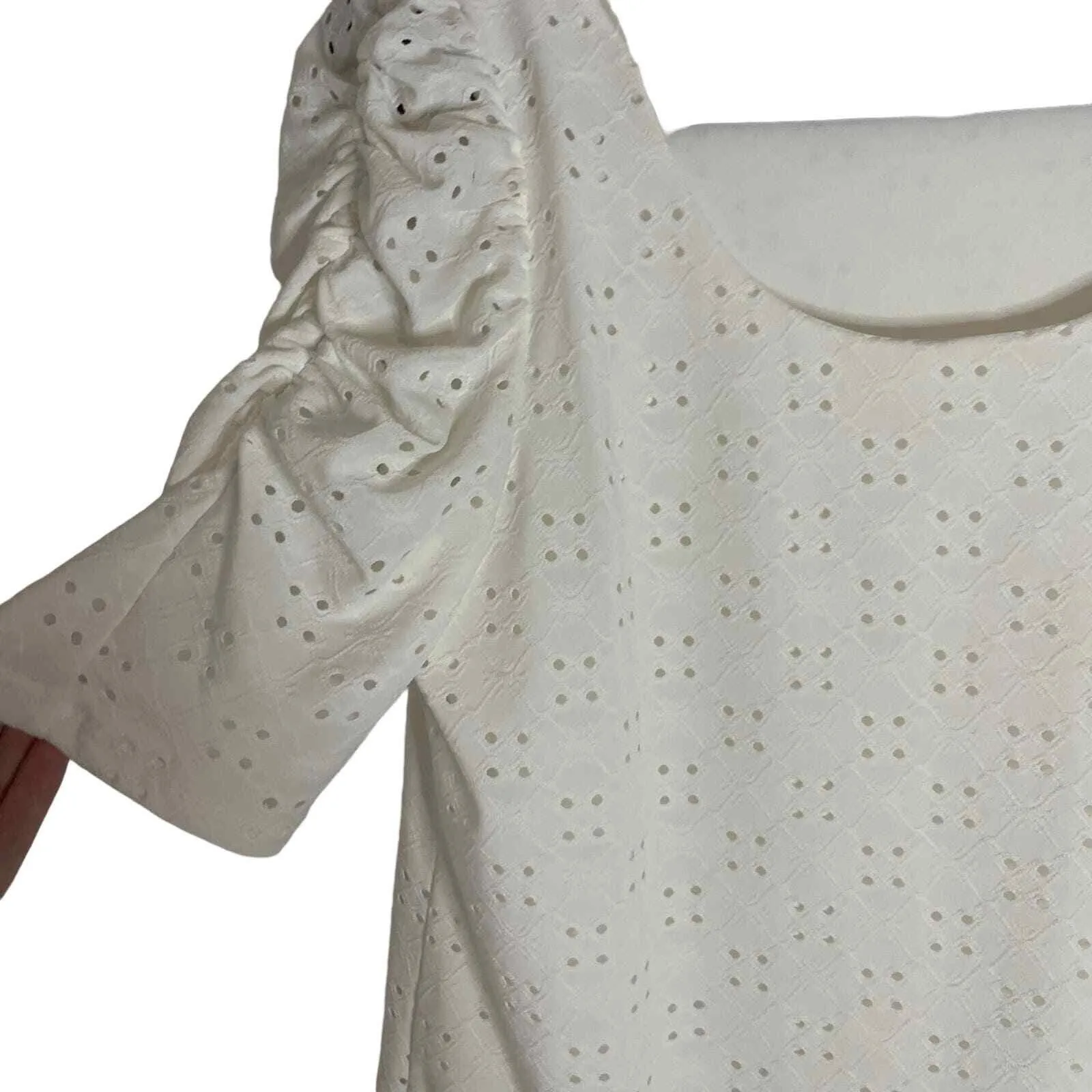 Cece‎ Women's Size Small White Ruffle Sleeve Eyelet Knit Top - Image 4