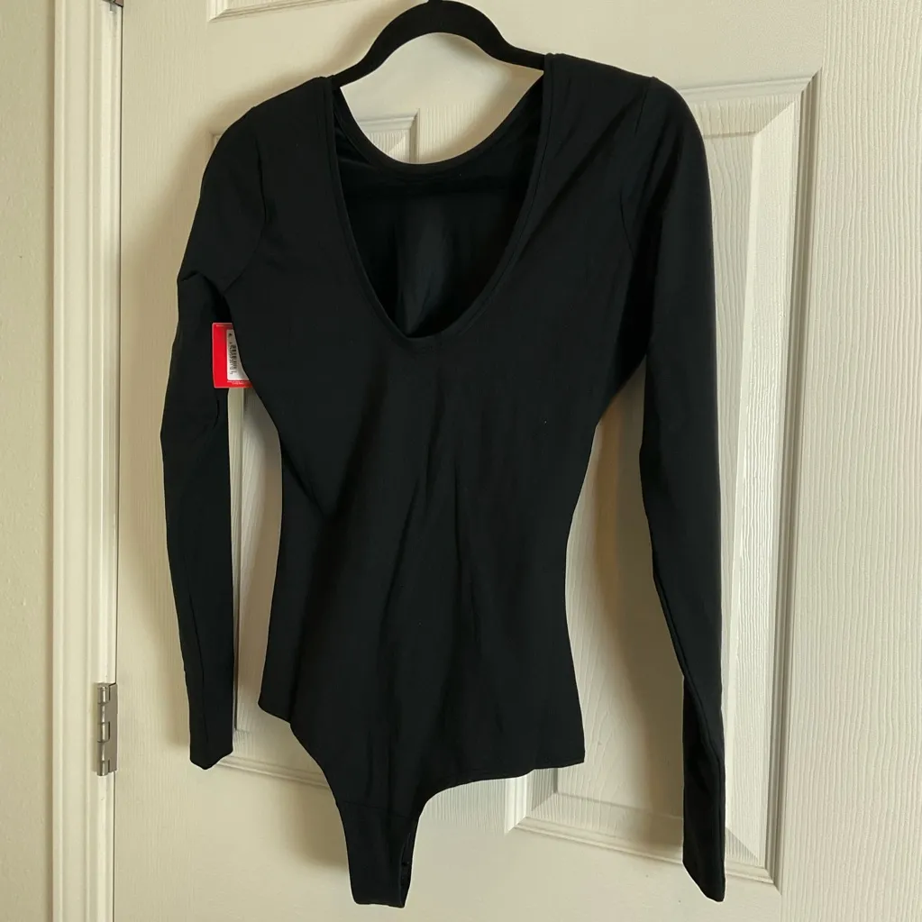 Spanx Classic Black Scoop Neck Long Sleeve Bodysuit Size Medium - Image 8