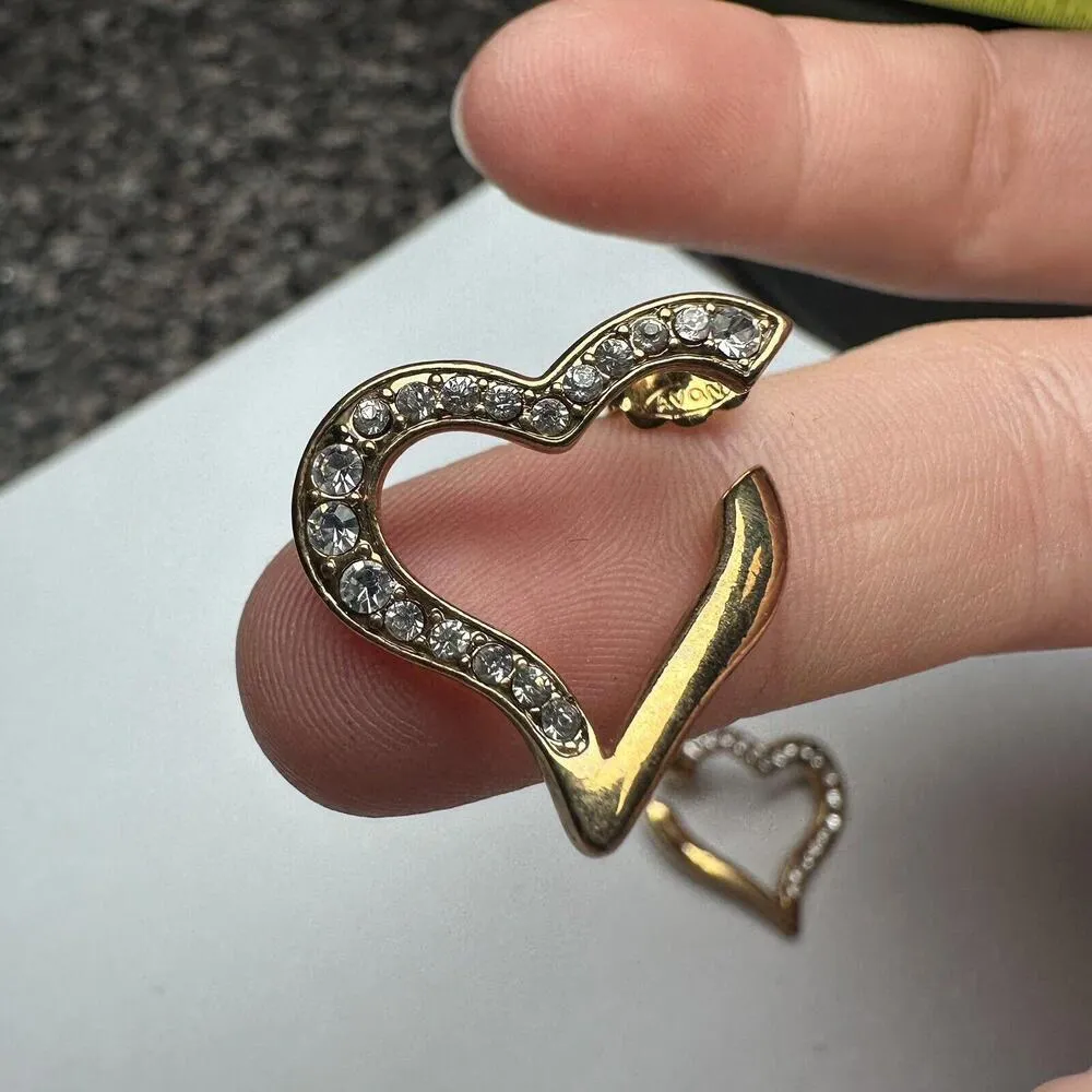 Avon Gold Tone Pierced Stud Earrings Lot - Image 7