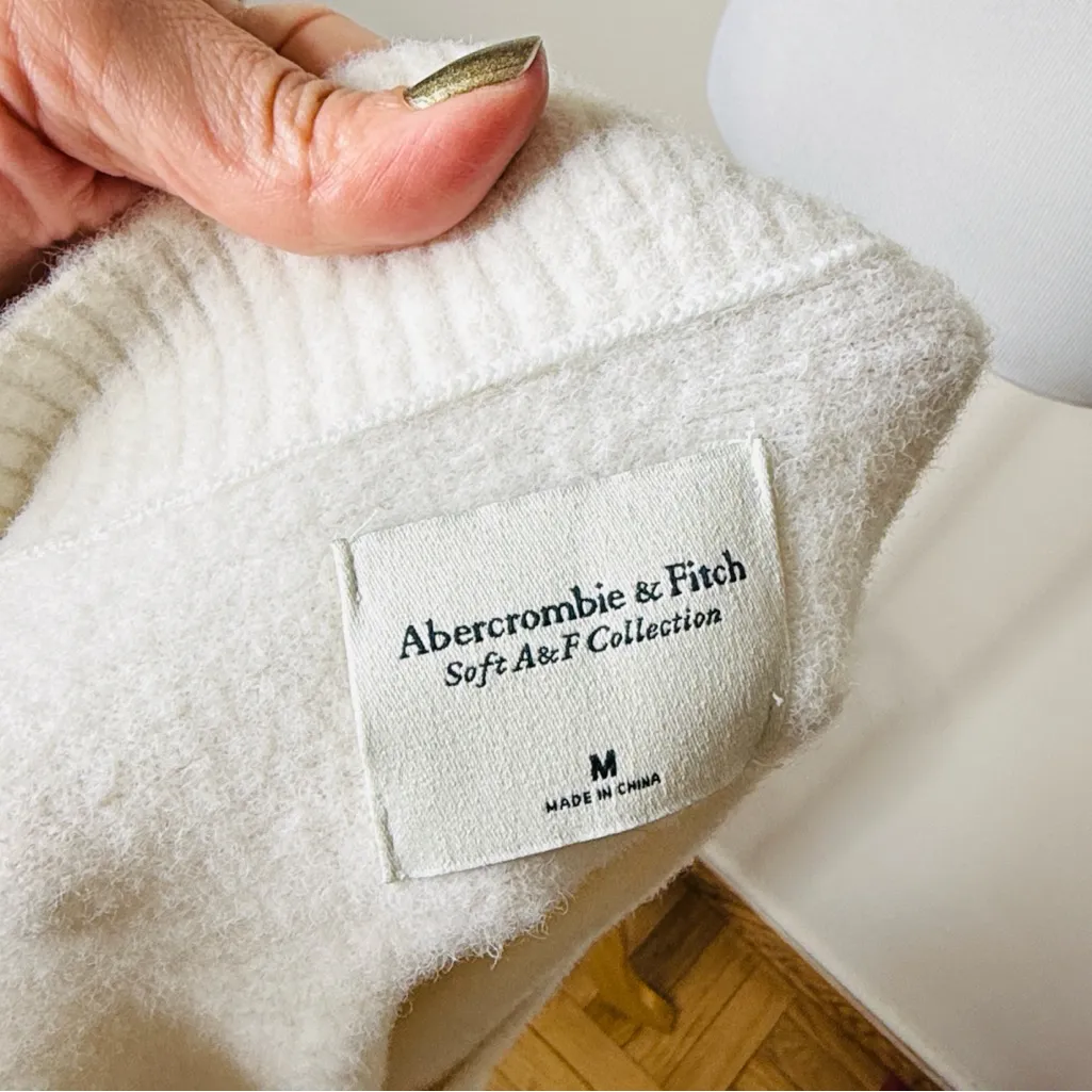 Abercrombie Ivory Sleeveless Sweater Vest - Image 3